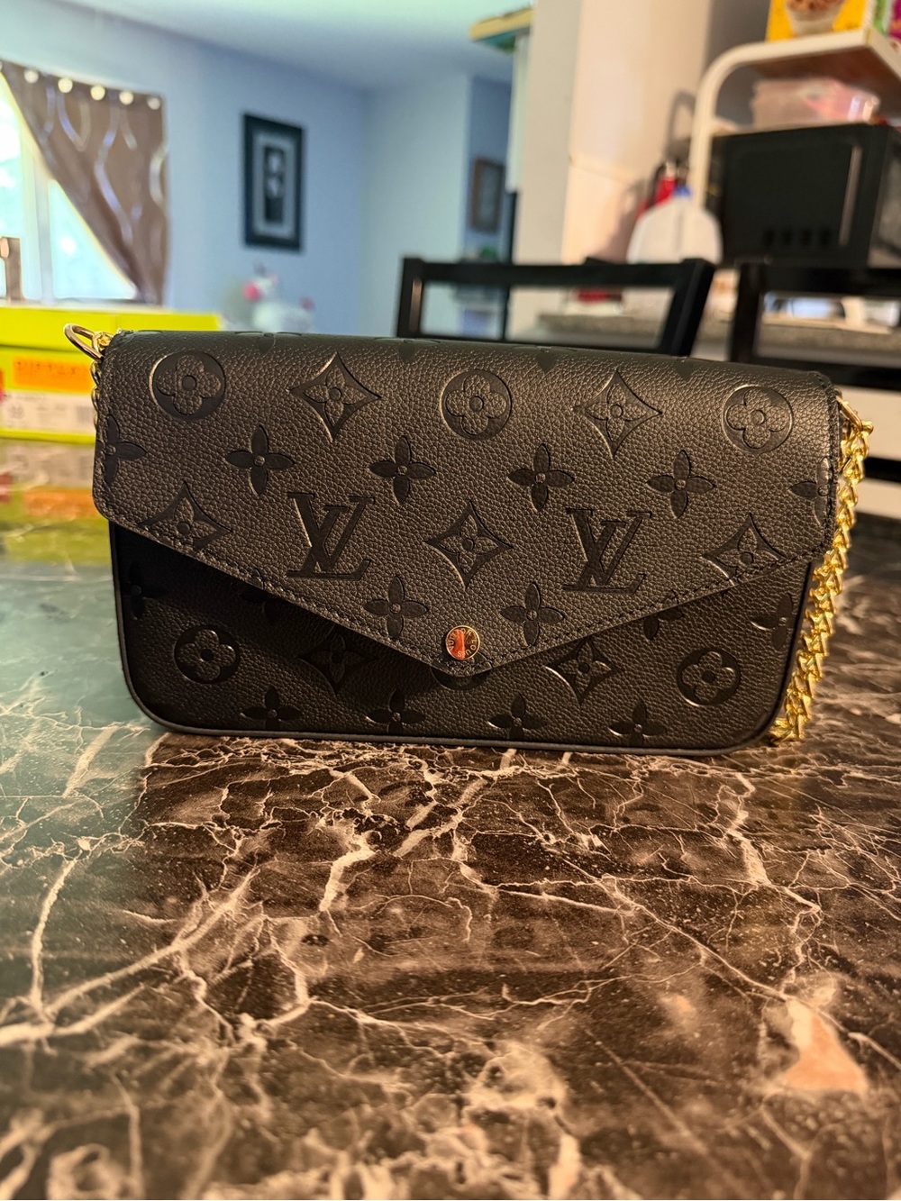 Louis Vuitton Pochette Félicie Wallet Bag